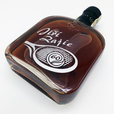 Hloubkové pískovaní a barvení skla