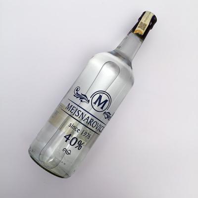 Hloubkové pískovaní a barvení skla