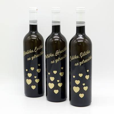 Hloubkové pískovaní a barvení skla