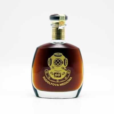 Hloubkové pískovaní a barvení skla