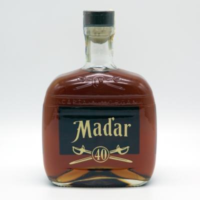 Hloubkové pískovaní a barvení skla