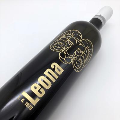 Hloubkové pískovaní a barvení skla